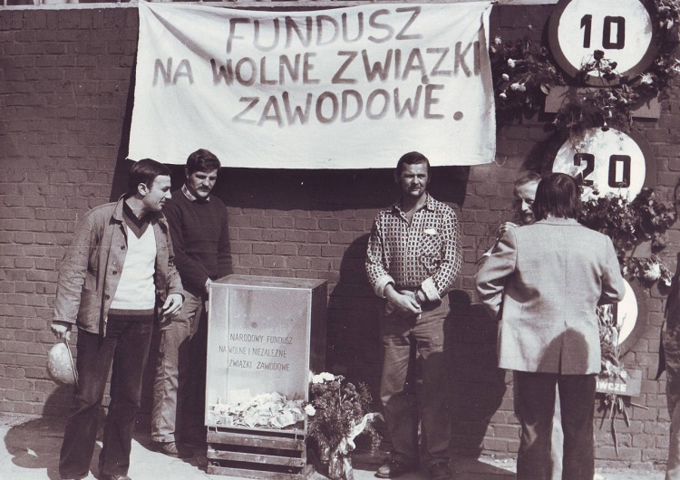 wikipedia [Kartka z kalendarza] 21.08.1980 r. do strajku dołączył Elbląg, Ustka, Słupsk i Tarnowskie Góry
