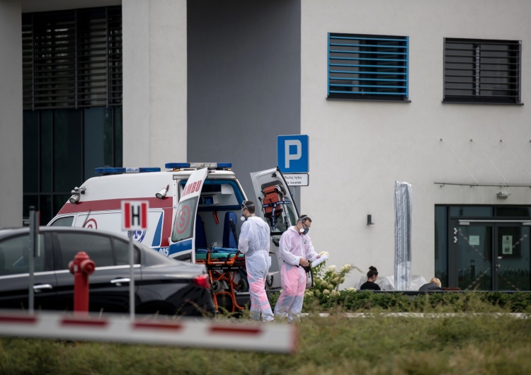Kolejny dzień z dużą liczbą zakażeń koronawirusem. Najnowszy raport resortu zdrowia