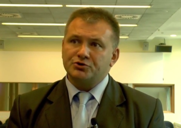 "SE": Rzecznik KRS, sędzia Waldemar Żurek zażądał od córek zwrotu alimentów? "Jednej groził pozwem"?