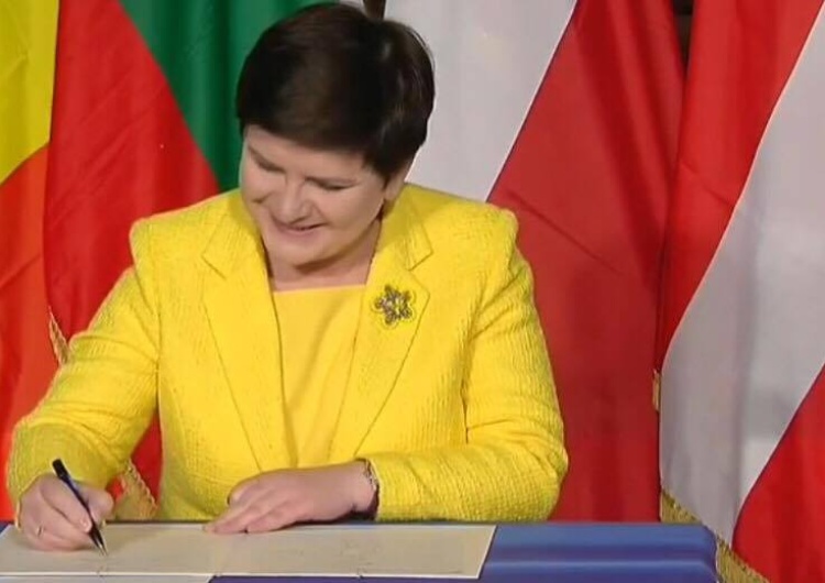  Beata Szydło po podpisaniu Deklaracji Rzymskiej: "... udało się uzgodnić i potwierdzić jedność Unii.."
