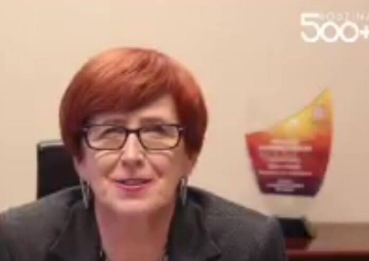 Minister Elżbieta Rafalska z okazji pierwszej rocznicy programu Rodzina 500+