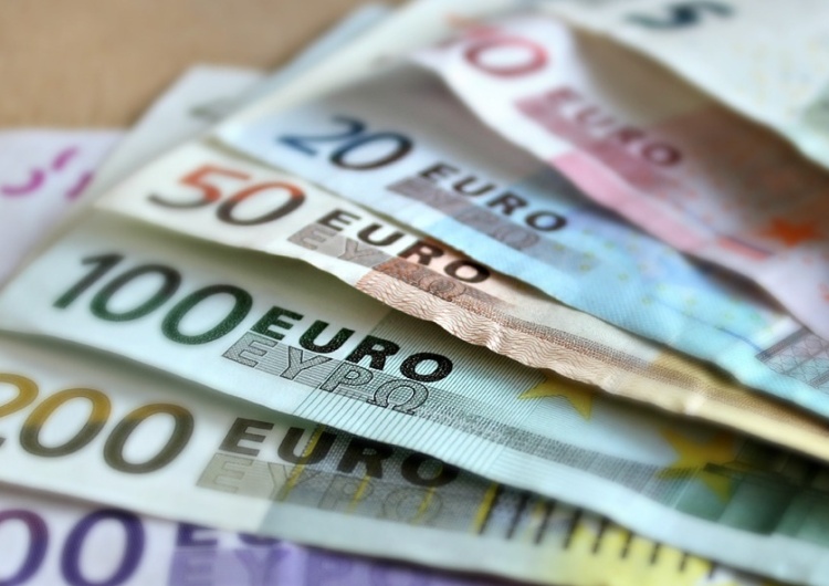  Sondaż: Ponad połowa Polaków nie chce euro
