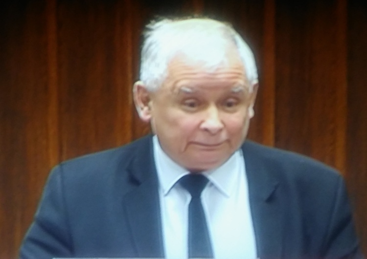 Wotum nieufności. Kaczyński: Ubrał się diabłem w ornat i ogonem na mszę dzwoni