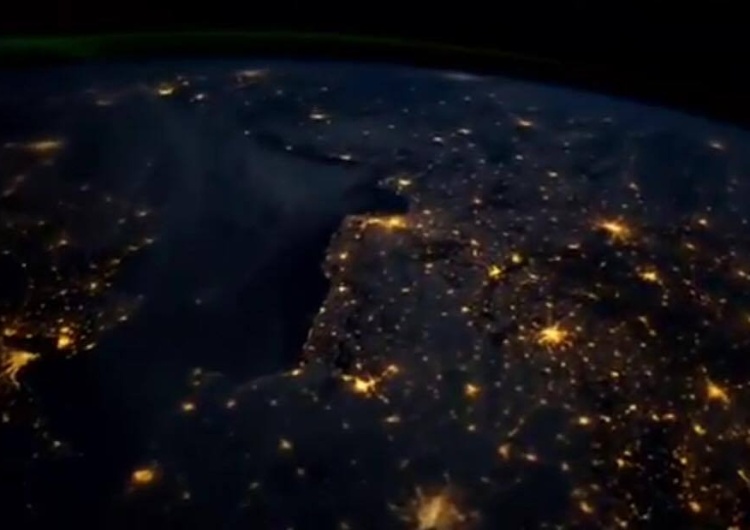 Amerykański astronauta wysyła Polakom pozdrowienia z kosmosu wraz ze zdjęciem Warszawy