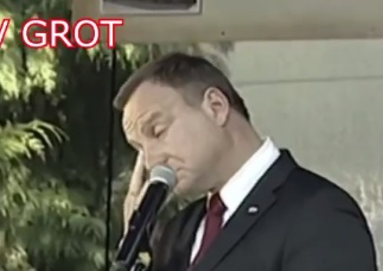 zrzut ekranu Wzruszony prezydent opowiada o tym, jak towarzyszył trumnie z ciałem Pierwszej Damy Marii Kaczyńskiej