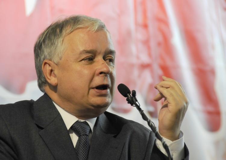 T. Gutry Wczoraj odsłonięto popiersie Lecha Kaczyńskiego. Dziś już go nie ma, HGW kazała usunąć?