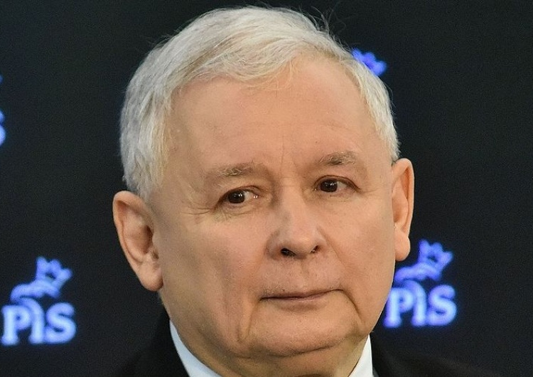  Kaczyński zawiesza Misiewicza w prawach członka partii i powołuje komisję w jego sprawie. Znamy skład