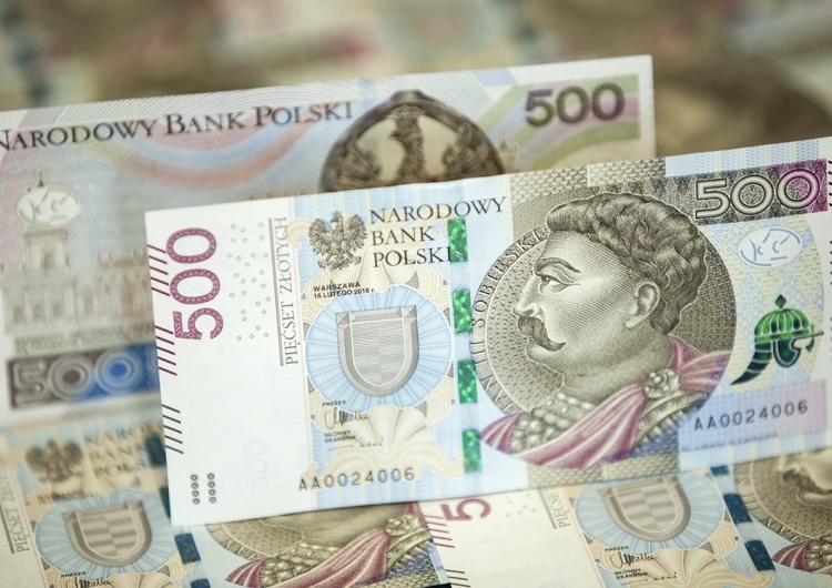 Nie daj się oszukać podczas przedświątecznych zakupów, sprawdzaj banknoty, bo mogą być fałszywe