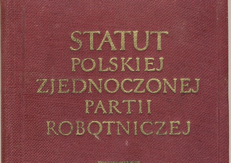 By Jacek Halicki - Praca własna, W Polsce wciąż przynależność rodzica do partii ma wpływ na znalezienie pracy i wysokość wynagrodzenia