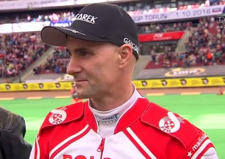 zrzut ekranu Tomasz Gollob po operacji w śpiączce farmakologicznej. Sportowiec oddycha za pomoca respiratora