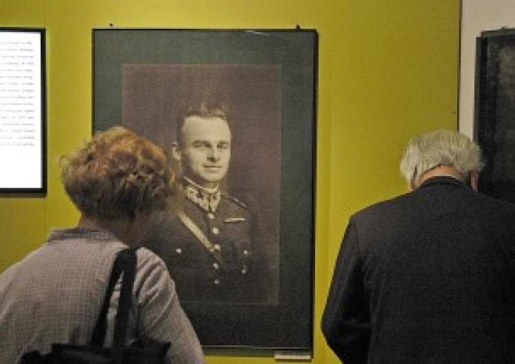 T. Gutry ”Rotmistrz Witold Pilecki – żołnierz niezłomny” - wystawa o rotmistrzu Pileckim w Sali BHP