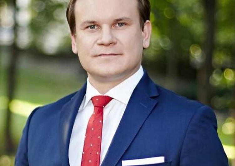  Dominik Tarczyński [PiS]: RE potwierdziła, że dane opozycji n/t zwolnień dziennikarzy były fałszywe