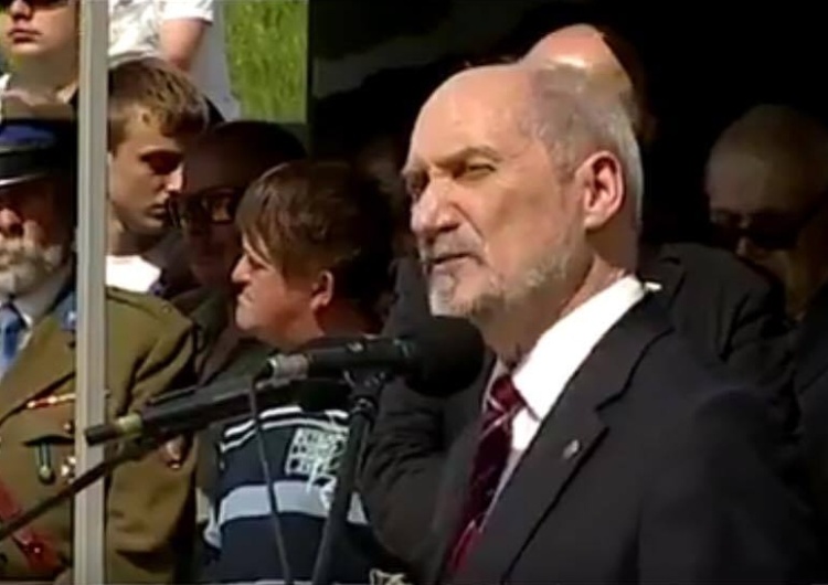  [video] Antoni Macierewicz przemawia na zaprzysiężeniu żołnierzy WOT
