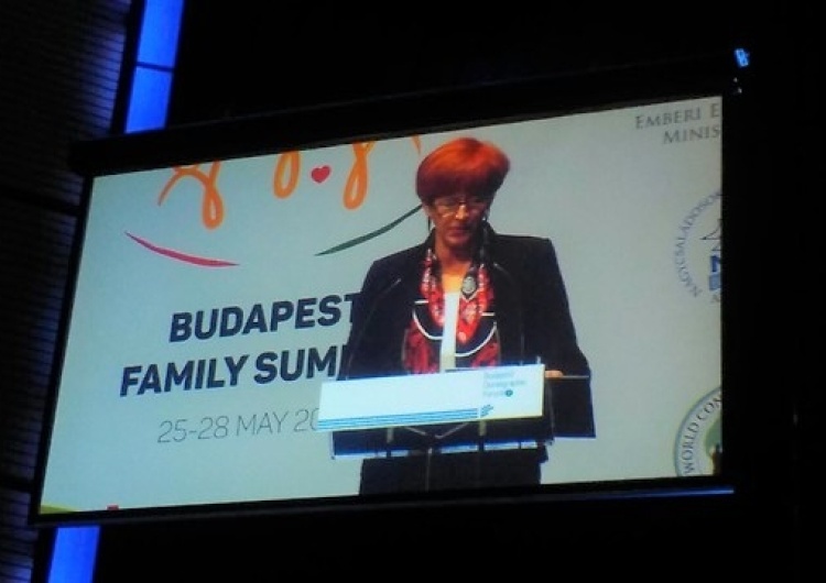 Minister Rafalska na europejskim forum o polskiej polityce rodzinnej