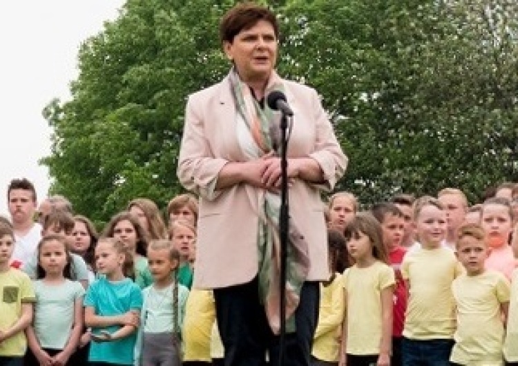 Premier Beata Szydło: Polska jest i będzie w UE, opozycja niech nie histeryzuje