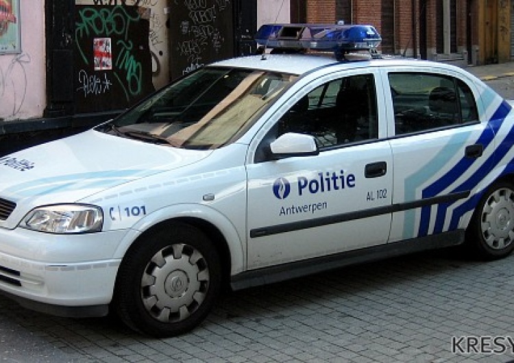  Dwóch belgijskich policjantów zatrzymanych za wwóz nielegalnych imigrantów do Francji