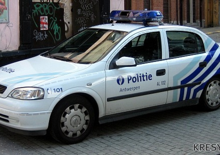 Dwóch belgijskich policjantów zatrzymanych za wwóz nielegalnych imigrantów do Francji