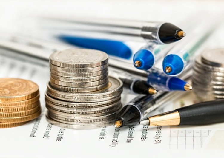 Płaca minimalna 2018 według rządu i pracodawców, związki uzgadniają