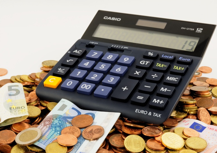 Od 2050 do 2200 zł – propozycje płacy minimalnej na 2018 r.