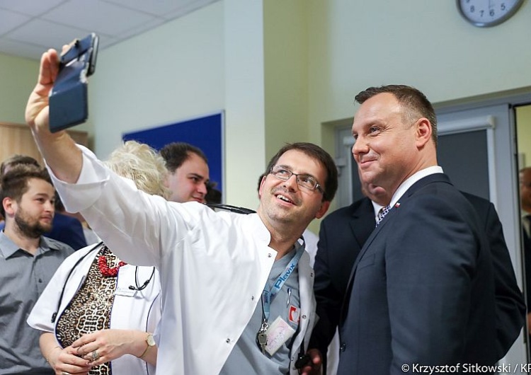  Prezydent Duda z wizytą u lekarzy w Zabrzu: wyprowadziliście kardiologię na absolutnie europejski poziom