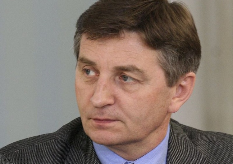 Marszałek Kuchciński prosi o rozstrzygnięcie sporu kompetencyjnego ws ułaskawienia Mariusza Kamińskiego