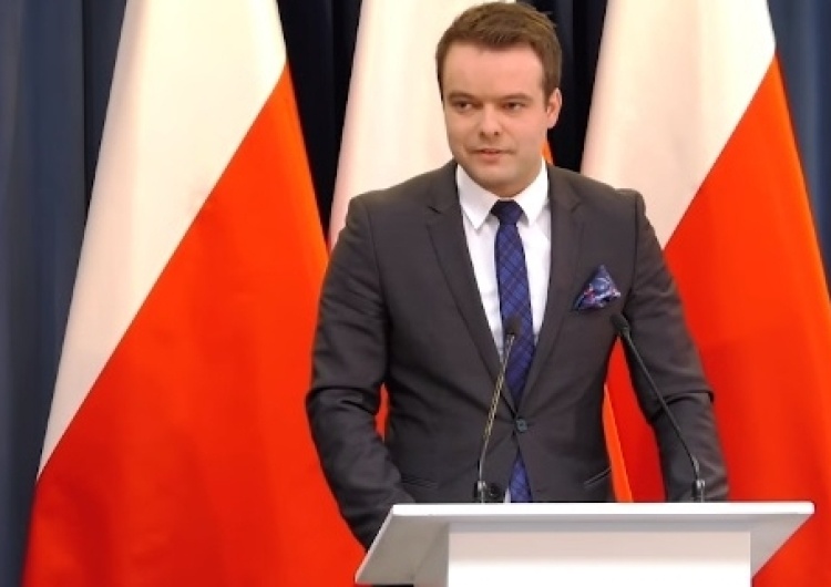  Rafał Bochenek: nie tylko Polska nie realizuje tej feralnej decyzji o relokacji