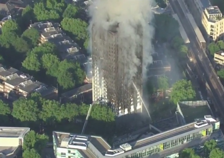  Wielki pożar wieżowca w Londynie. Są ofiary śmiertelne, budynek może się zawalić, trwa ewakuacja