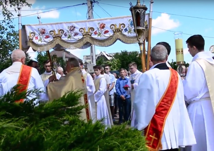  [video] Procesja Bożego Ciała w mieście cudu eucharystycznego - Sokółce