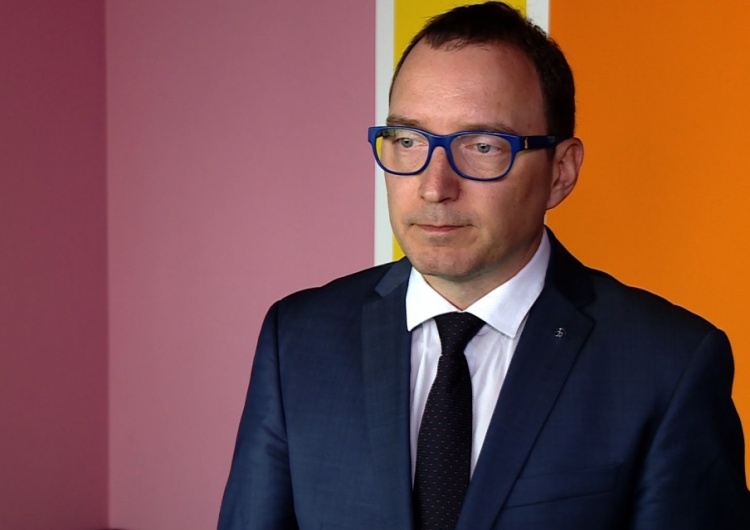 Zwiększa się wpływ blogerów i znajomych na to, co kupujemy. Tradycyjne reklamy tracą na znaczeniu