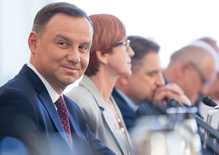 A. Hrechorowicz CBOS: politycy opcji rządzącej cieszą się największym zaufaniem społecznym