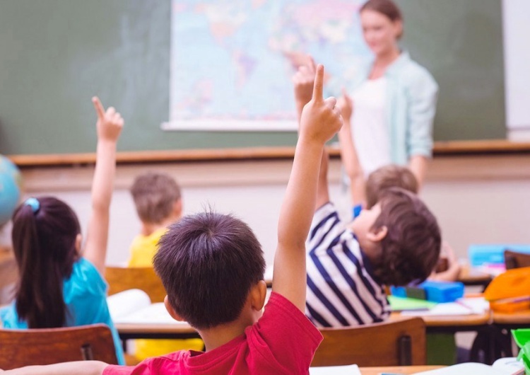 Nauczycielu. Dowiedz się jakie uprawnienia emerytalne Ci przysługują