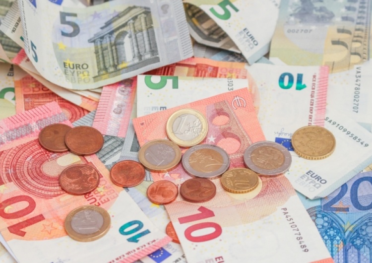 Informacje o przelewach bankowych – sporne vacatio legi