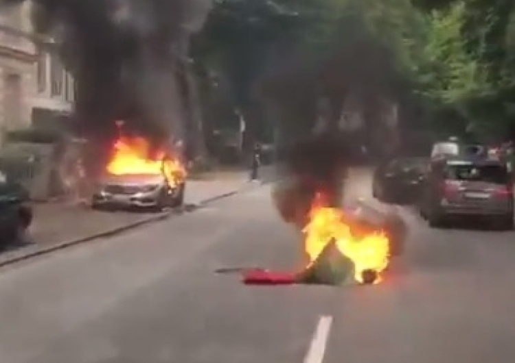  [video] Zamieszki w Hamburgu: 160 rannych. Trudna sytuacja służb, policja prosi o pomoc inne landy