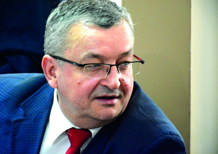 T. Gutry Minister Andrzej Adamczyk dla "TS": Nie możemy mieć kompleksów i jako polski rząd ich nie mamy