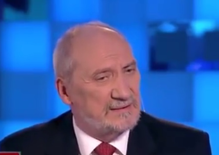 zrzut ekranu Min. Macierewicz: Tłum skandował „Wałęsa”, czyli nazwisko jednego z najniebezpieczniejszych agentów