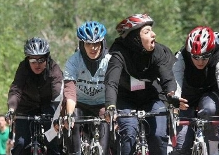  Władze Iranu zakazały kobietom jezdy na rowerze