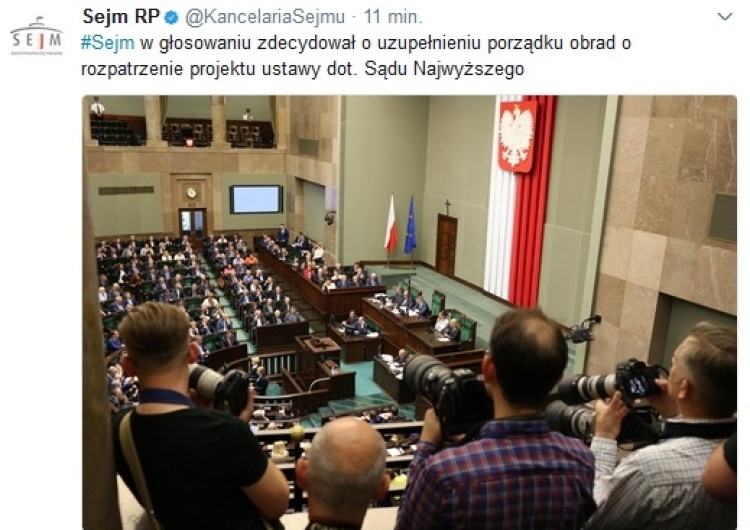 zrzut ekranu W Sejmie gorąco. Olszewski z PO: "Chciałbym upamiętnić minutą ciszy śmierć demokracji"