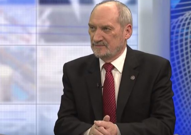  Antoni Macierewicz: Rząd nie cofnie się z drogi reform sądownictwa. To ostatni szaniec postkomunizmu