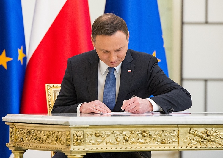 M. Żegliński Ewa Zarzycka dla "TS": Kto nie z nami, jest przeciw nam?