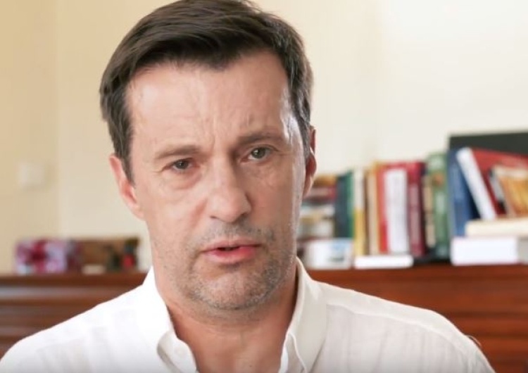  [video] W. Gadowski: Dwie Polski się zderzyły: ta skrwawiona na barykadach i ta rozkradająca mienie