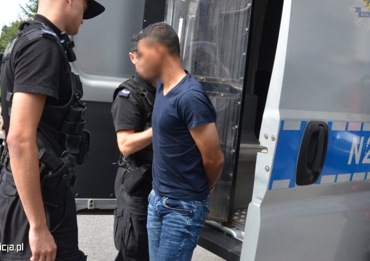 KWP w Gdańsku Policja zatrzymała dwóch Algierczyków, którzy molestowali 14-latkę w Gdyni