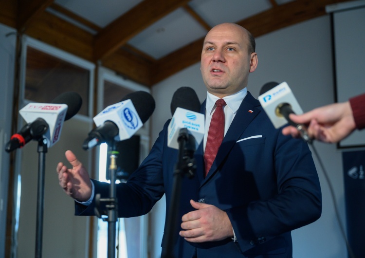 SZYMON SZYNKOWSKI VEL SĘK 10. pakiet sankcji UE przeciw Rosji wszedł formalnie w życie.