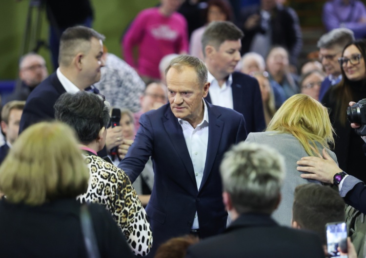 Tusk o kredytach na mieszkanie. Lider PO zdradza szczegóły nowej obietnicy wyborczej