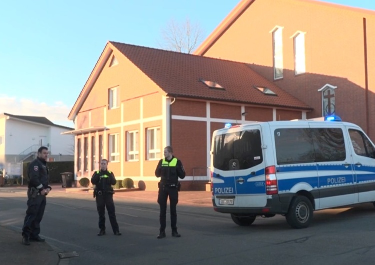 Niemcy: Strzelanina w pobliżu szkoły podstawowej. Są poważnie ranni