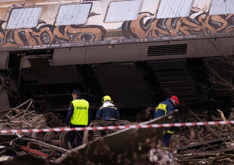 Katastrofa kolejowa w Grecji Zderzenie dwóch pociągów w Grecji. Jest wiele ofiar