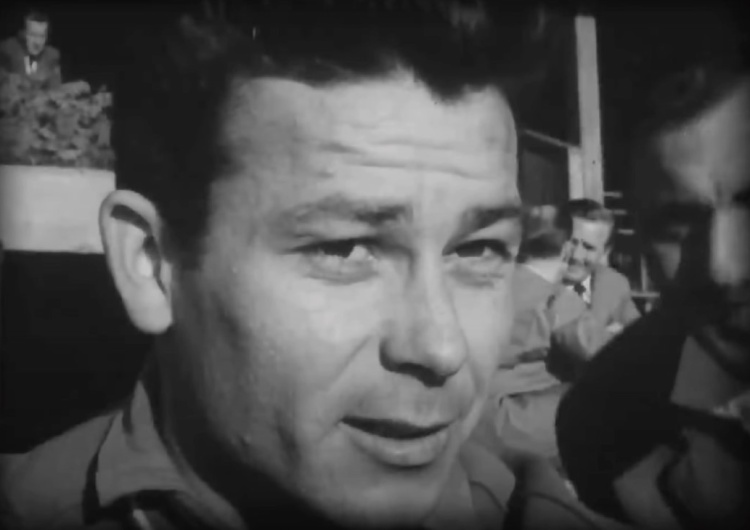 Just Fontaine nie żyje Nie żyje legendarny Just Fontaine. Do dziś nikt nie potrafi pobić jego rekordu