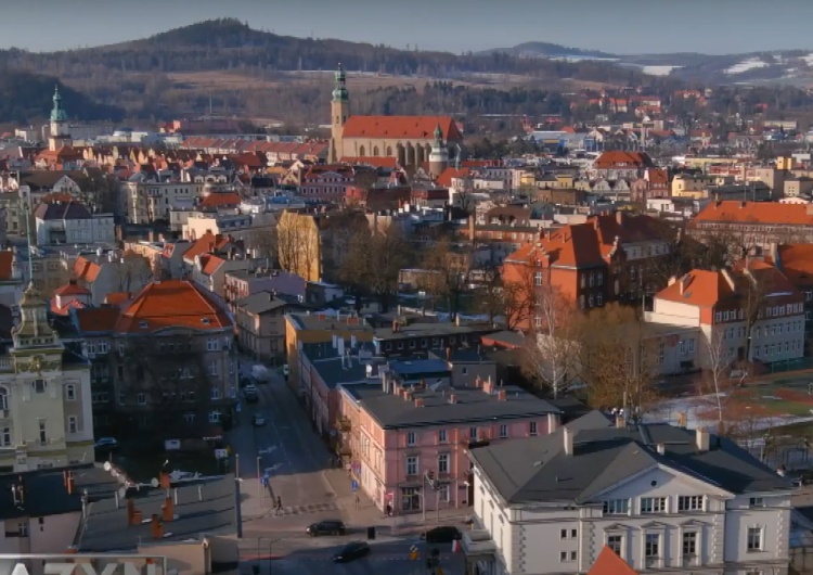 Jelenia Góra W jaki sposób atrakcyjne lokale komunalne trafiają w ręce urzędników samorządowych i ich najbliższych?