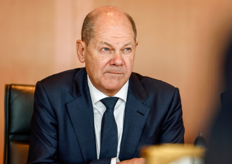 Kanclerz Niemiec Olaf Scholz „Niszczą narrację o wspólnej decyzji”. Amerykanie natarli uszu Niemcom?