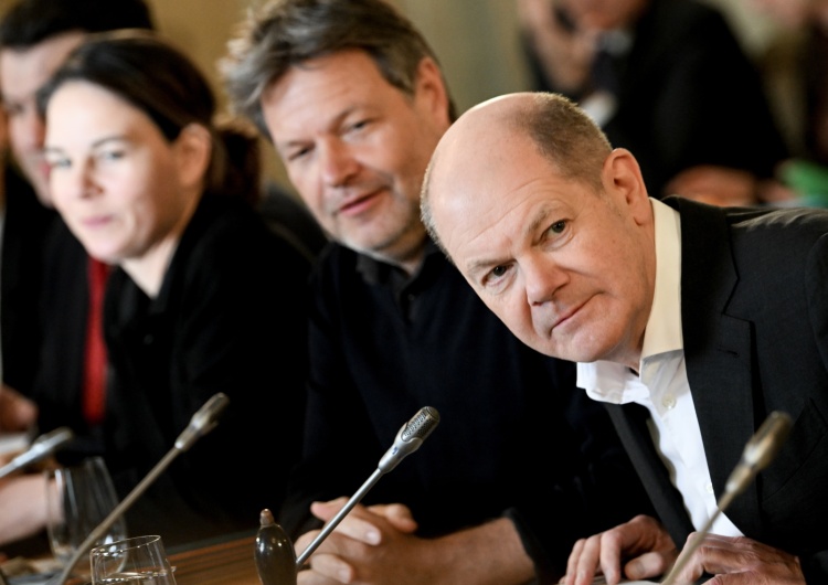 Annalena Baerbock, Robert Habeck, Olaf Scholz Wiceszef MON: Za wcześnie, żeby ocenić, czy antyrosyjski zwrot w polityce niemieckiej jest szczery