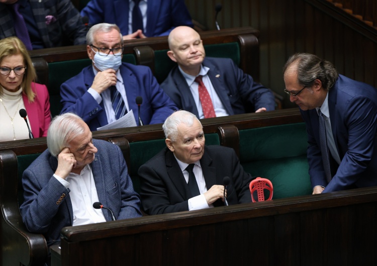  [najnowszy sondaż] Tak chcą głosować Polacy. Stagnacja KO, rośnie przewaga PiS